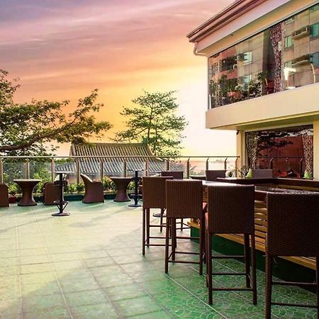 D Circle Hotel Manila Exterior photo