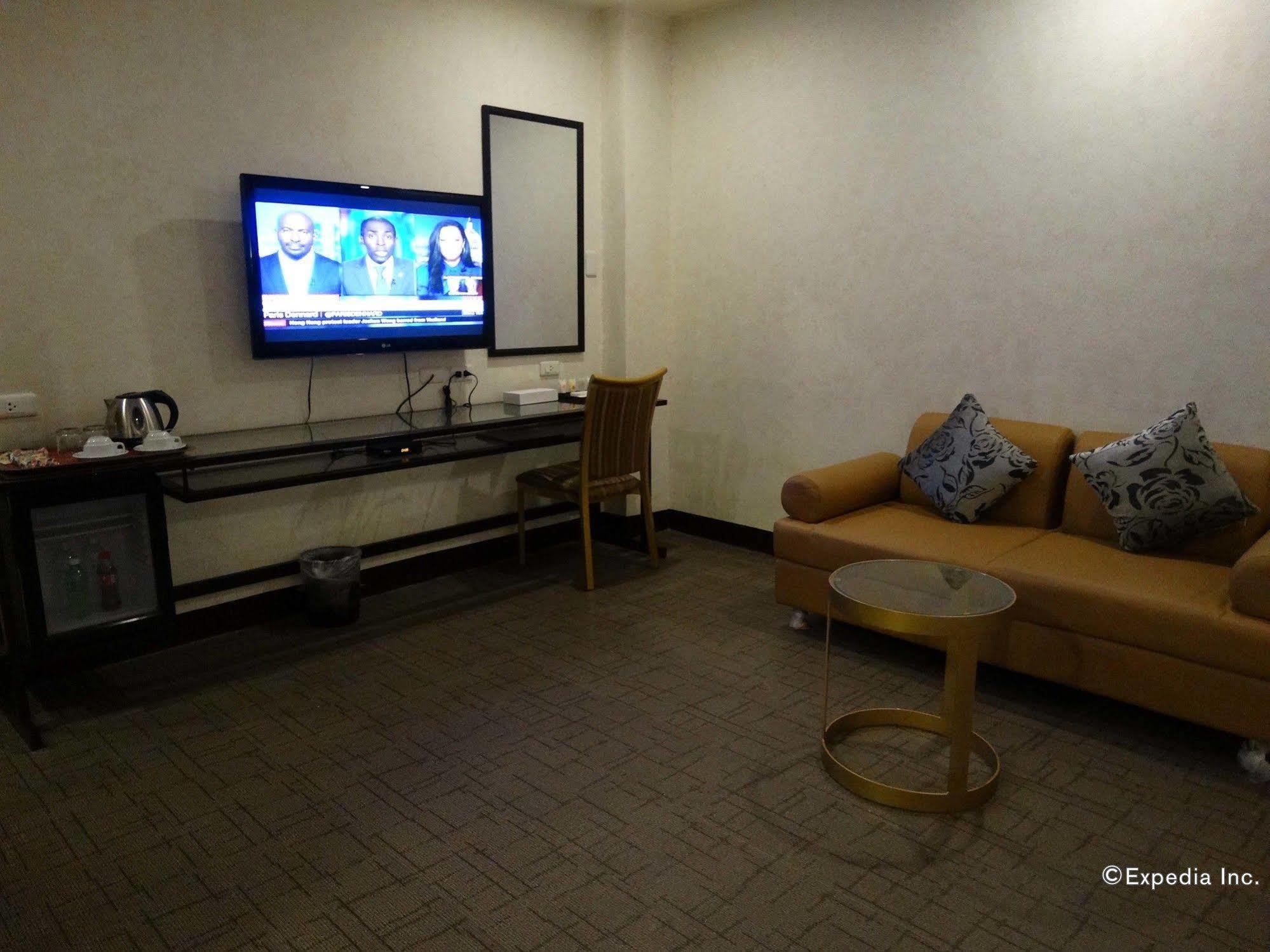 D Circle Hotel Manila Exterior photo