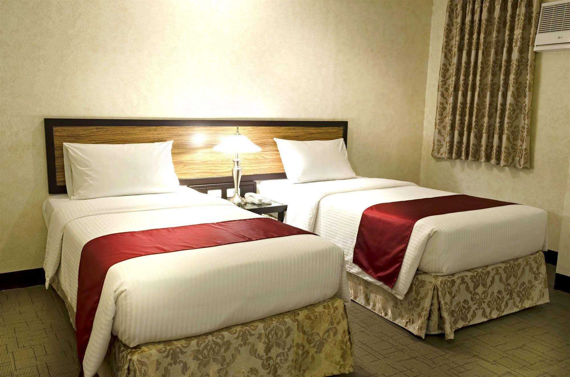 D Circle Hotel Manila Exterior photo