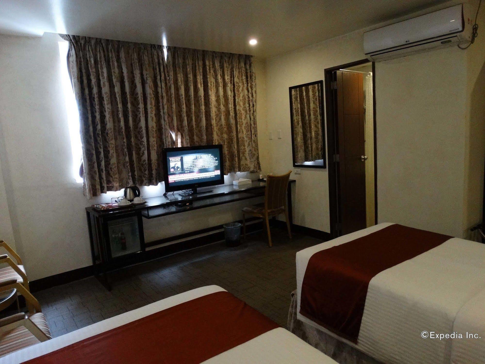 D Circle Hotel Manila Exterior photo