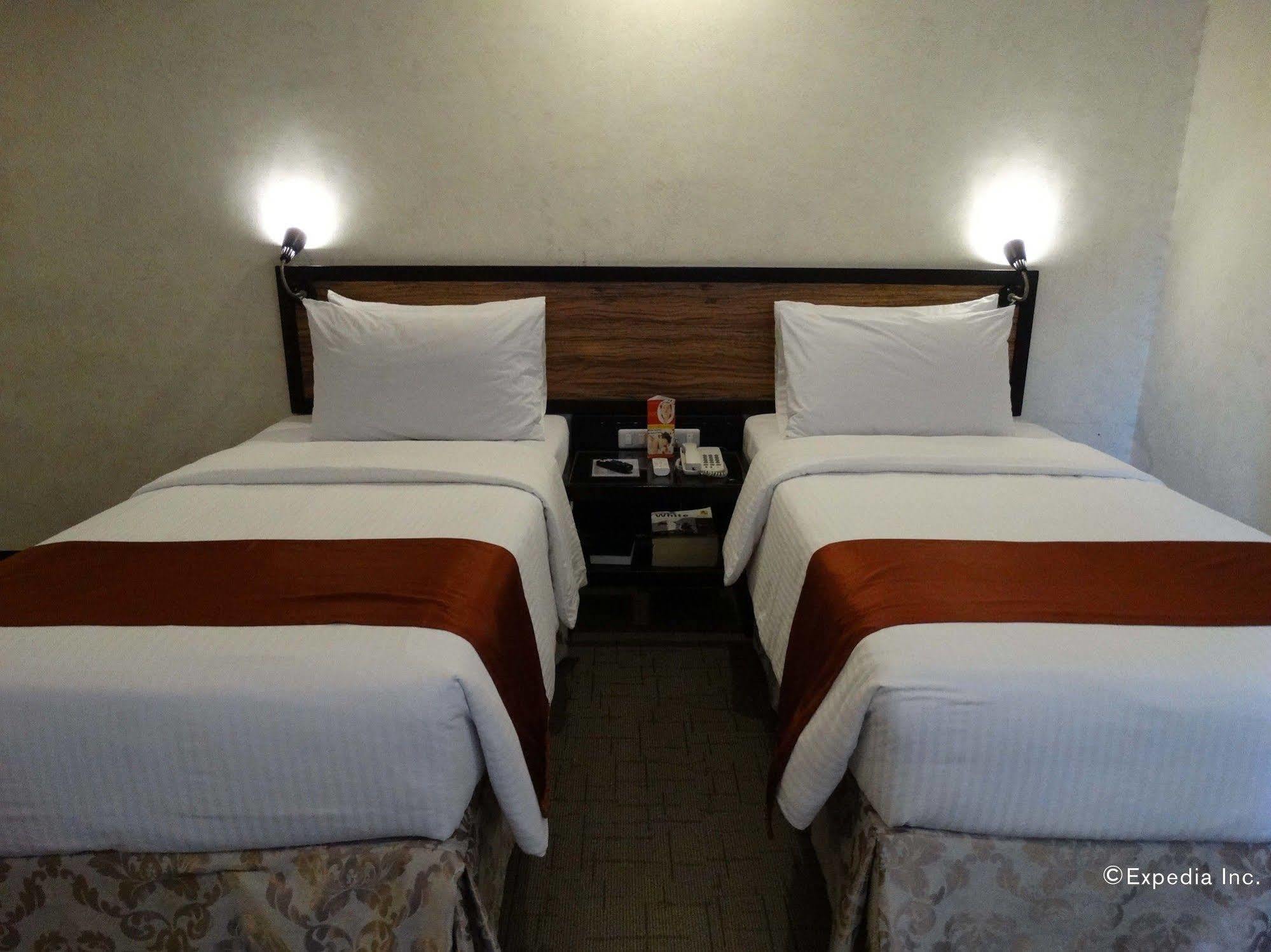 D Circle Hotel Manila Exterior photo