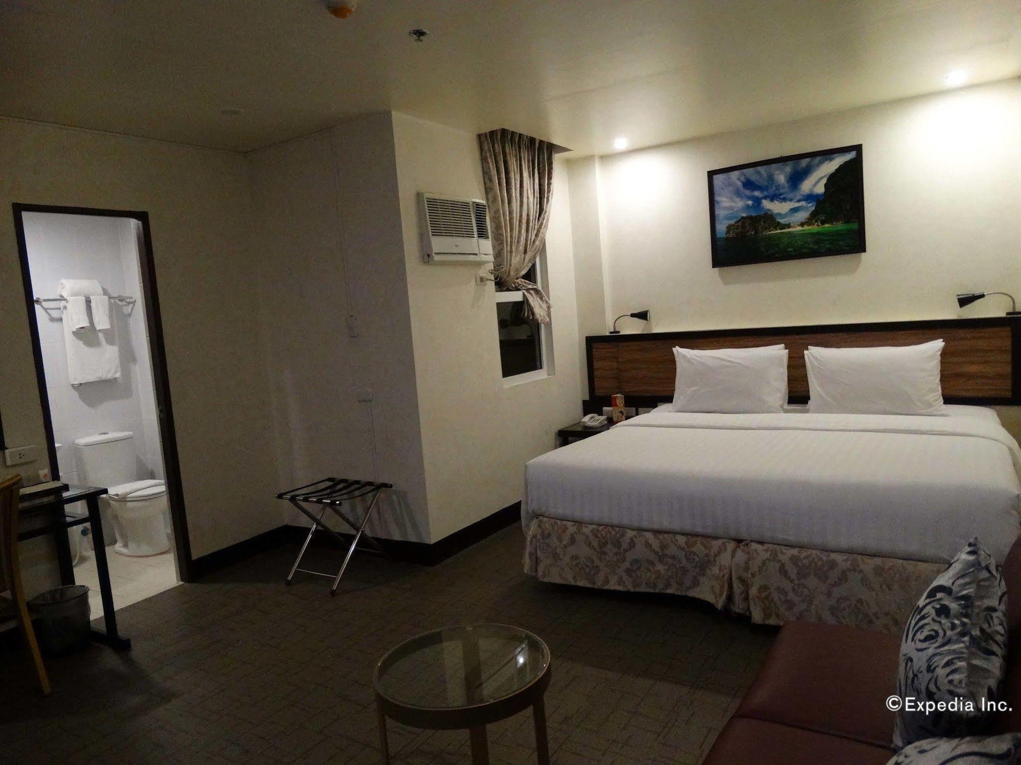 D Circle Hotel Manila Exterior photo