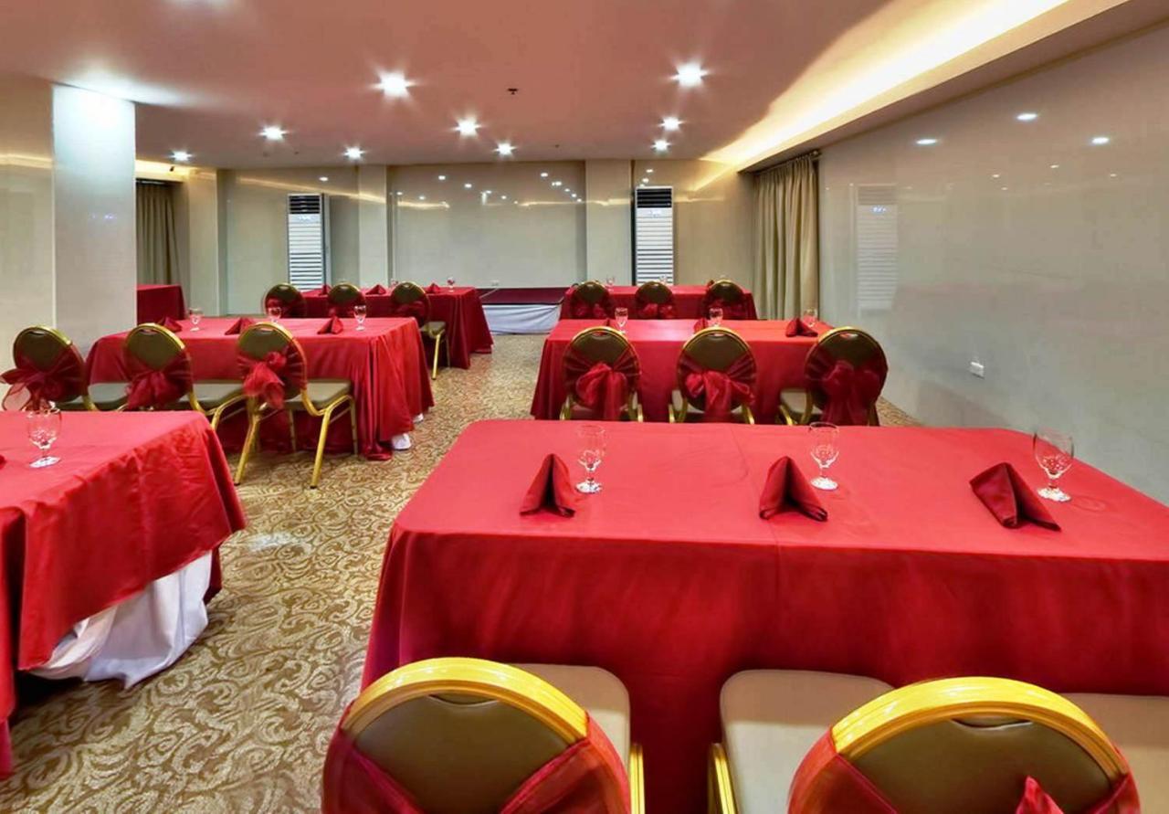 D Circle Hotel Manila Exterior photo