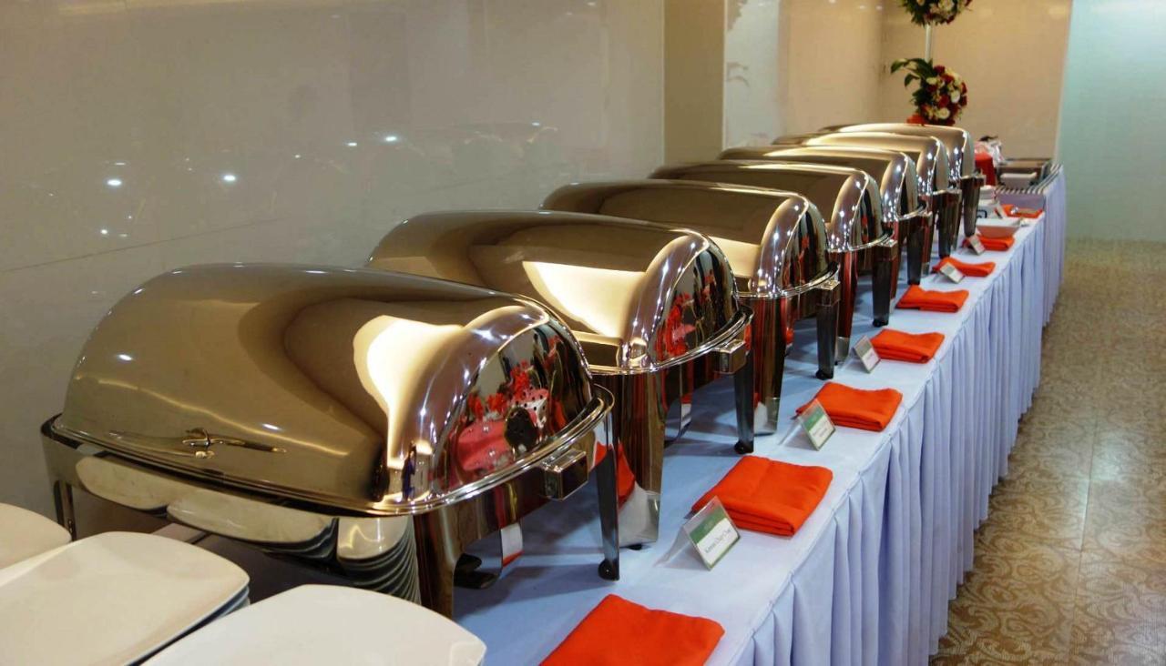 D Circle Hotel Manila Exterior photo